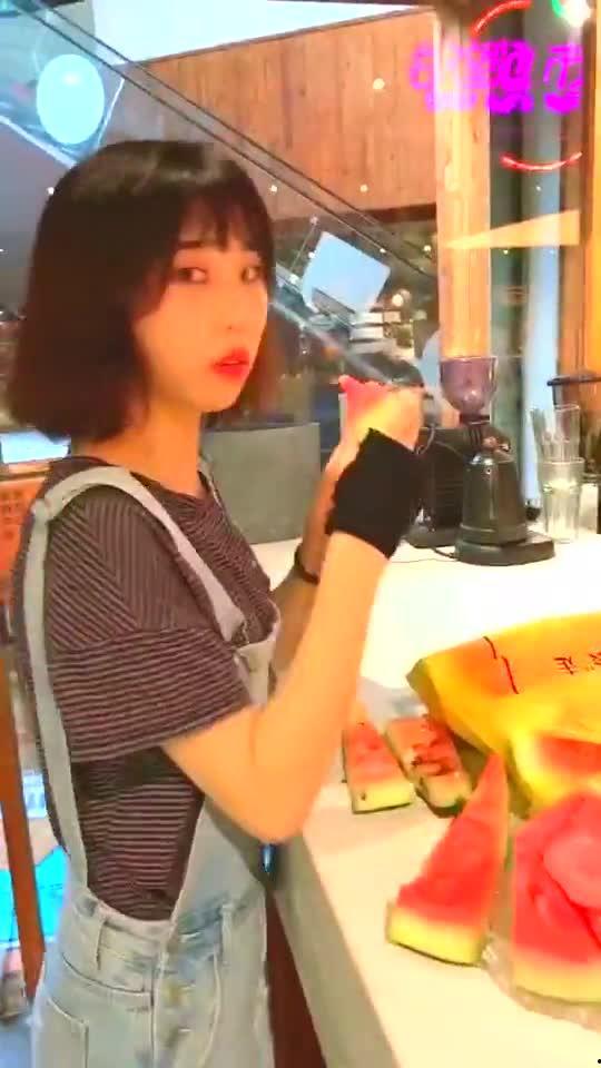 给女朋友的娱乐吃瓜